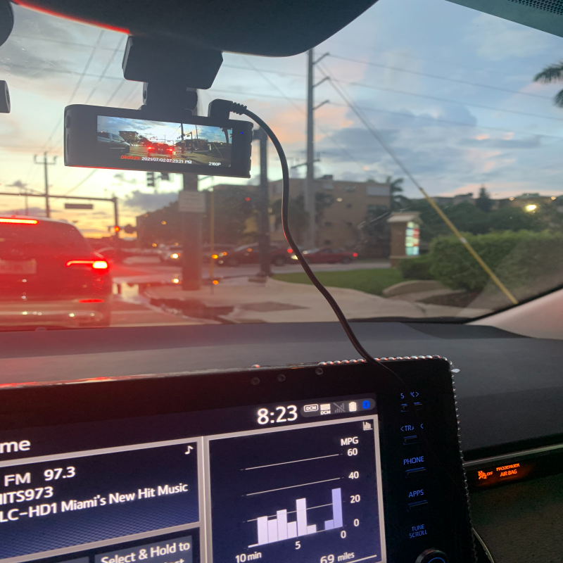 REDTIGER-F7NP-4K-mini-dash-cam-using-in-driving-tests